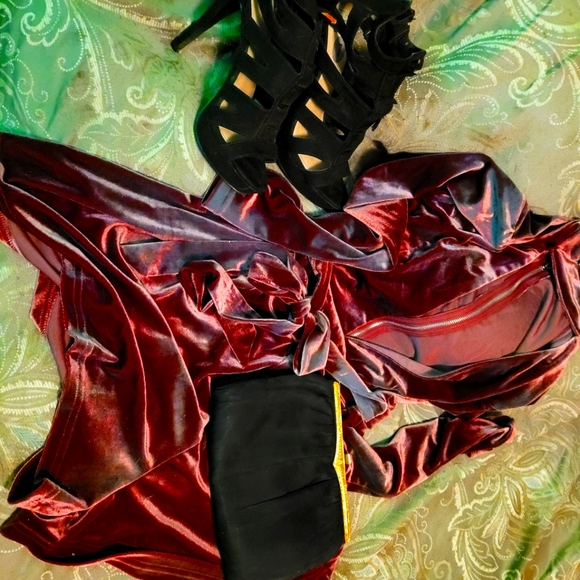 L'atiste Burgundy Romper - Picture 3 of 6